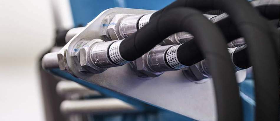 Hydraulic hose identification solution improves quality control and traceability benefits for manufacturing sector client